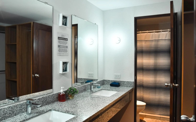 Infinity Pool Apartment