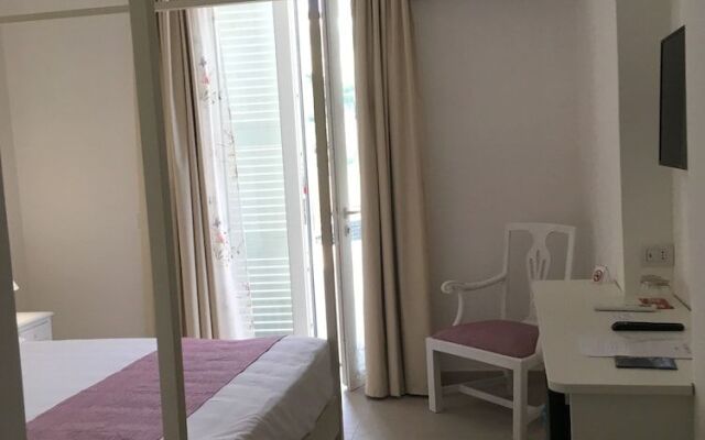 Villa Giardini Luxury Room