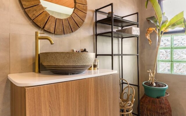 Rain Airport BNB