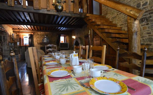 Charming Holiday Home in Halleux with Garden