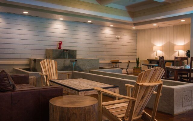 Bella Vista Hotel & Suites