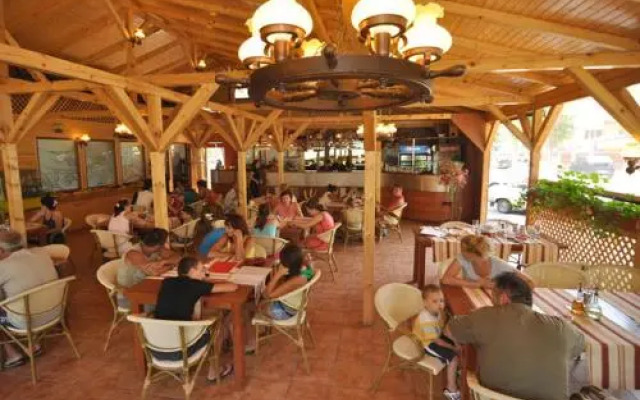 Hotel & Restaurant Valul Magic