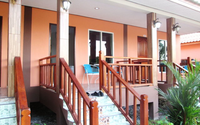 Lanta Riviera Villa Resort