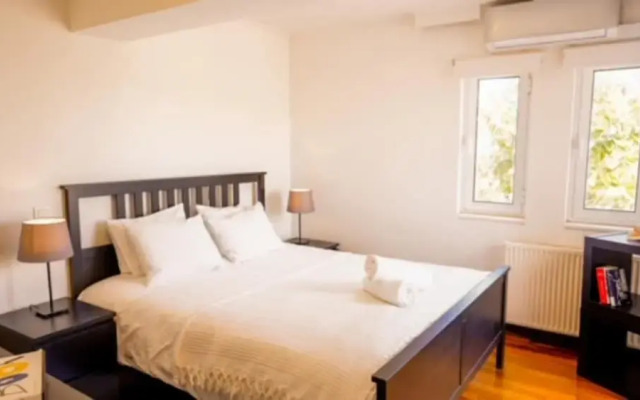 Deluxe 5 Bdrm Villa w Pool Next to the Beach