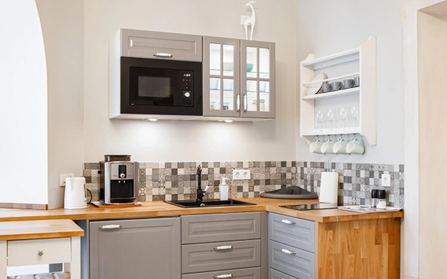 Cherry House Apartments