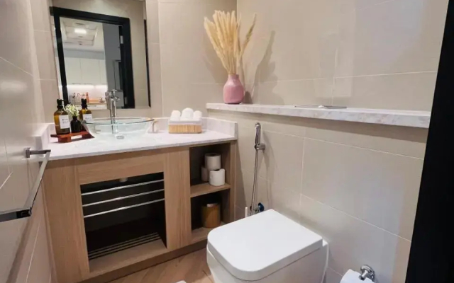 The Smart Concierge - Cayan tower