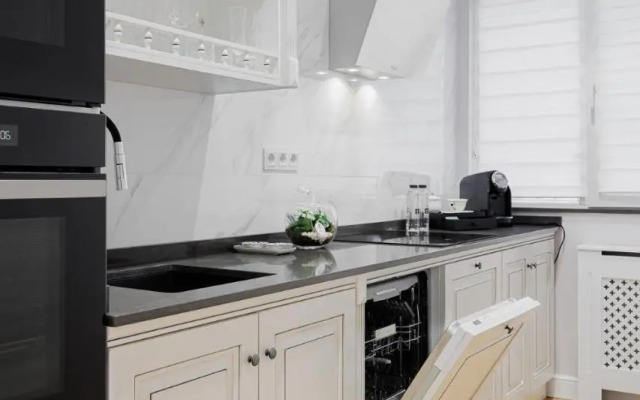 Bright House Cantemir