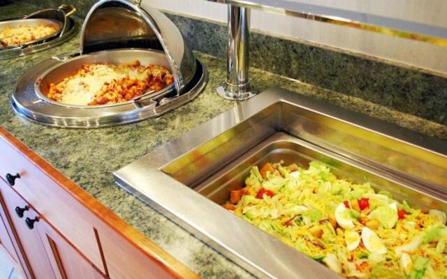 CrestHill Suites Wichita