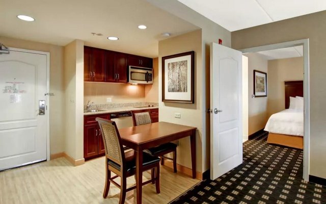 Homewood Suites by Hilton Toronto Airport Corporate Centre