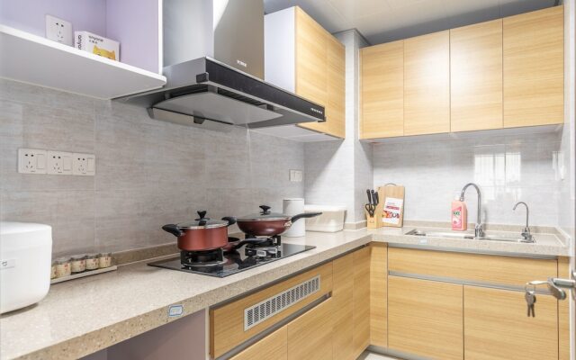 Locals Boutique Apartment Huafa Plaza 26