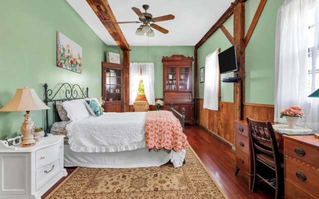 Osceola Mill Dining & Lodging