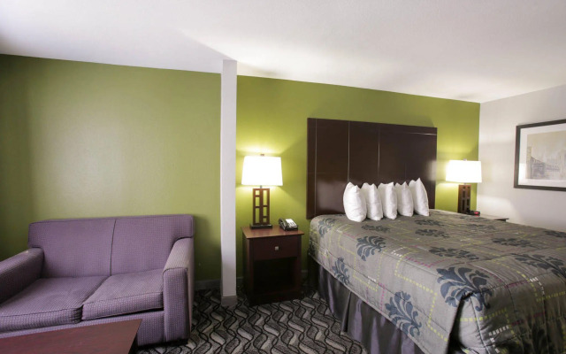 Rodeway Inn & Suites Downtown North