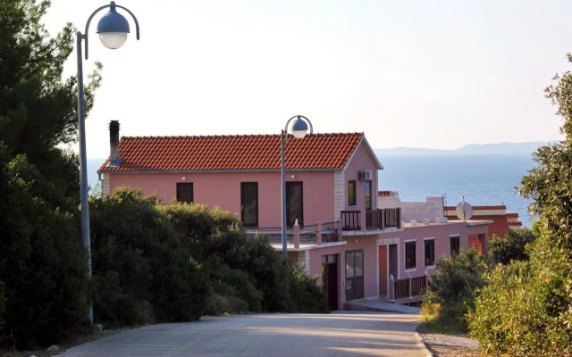 Apartments with a parking space Zavalatica, Korcula - 4458