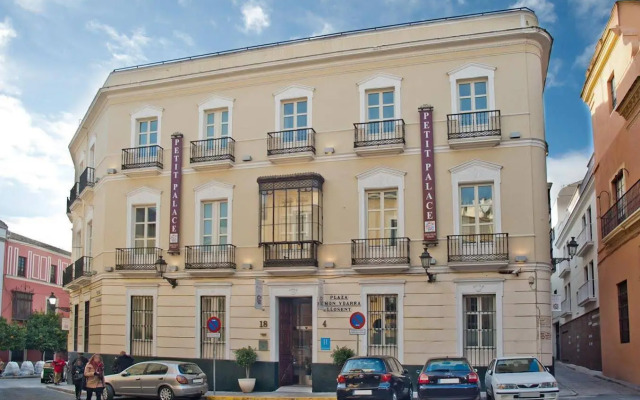 Petit Palace Santa Cruz