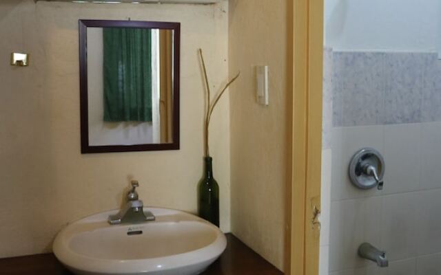 Algen's Dive Resort