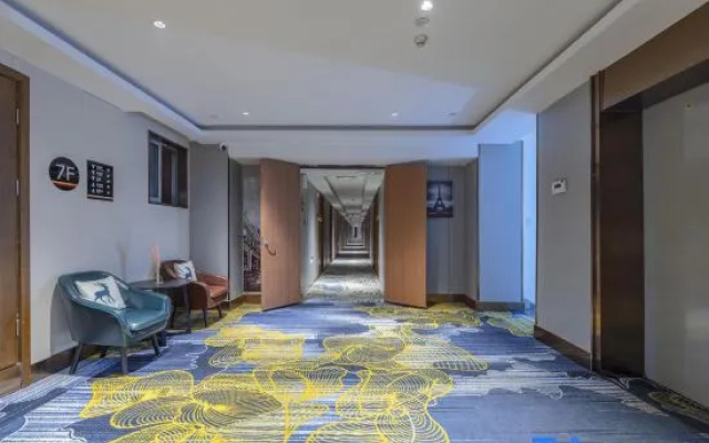 Super 8 Hotel