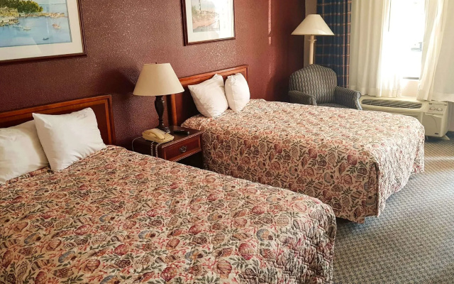 Mayfair Inn