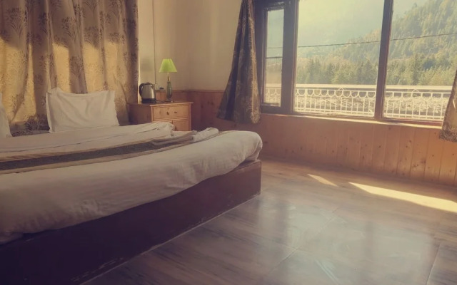 Singh Saab Rooms & Cafe