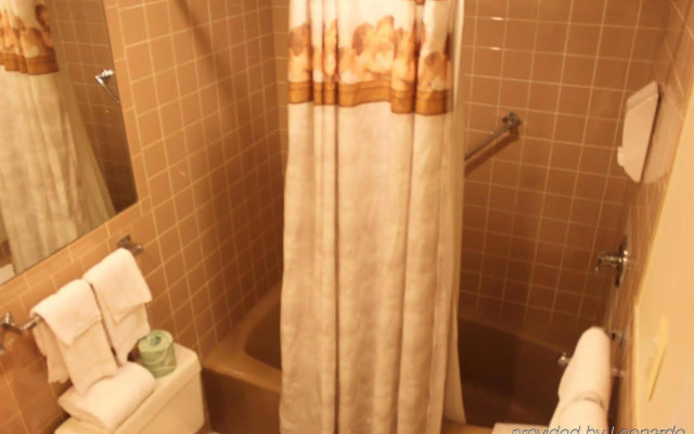 Four Winds Country Motel