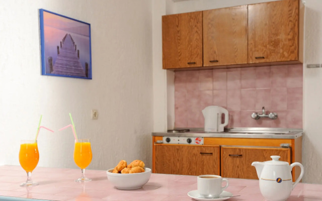 Cleopatra Apartments