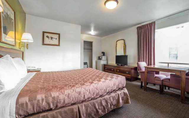 Rodeway Inn & Suites