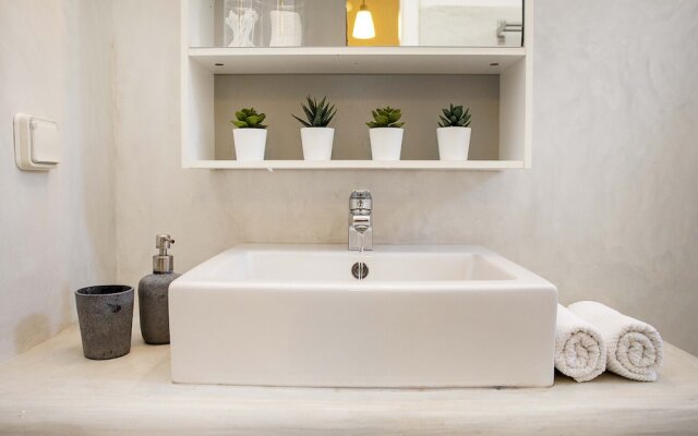 Relax by Mikri Santa Maria Beach - 2 Bedroom House