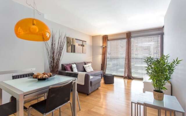 Stylish 1 Bedroom Flat Near La Sagrada Familia