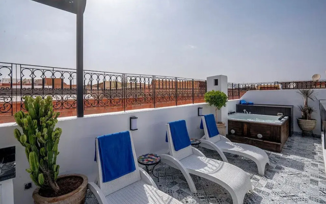 Maison Solaneos