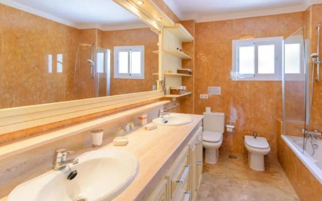 Villas Nerjazul - El Peñoncillo Beach