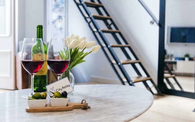 Bright Cromwell Road Loft - JSD