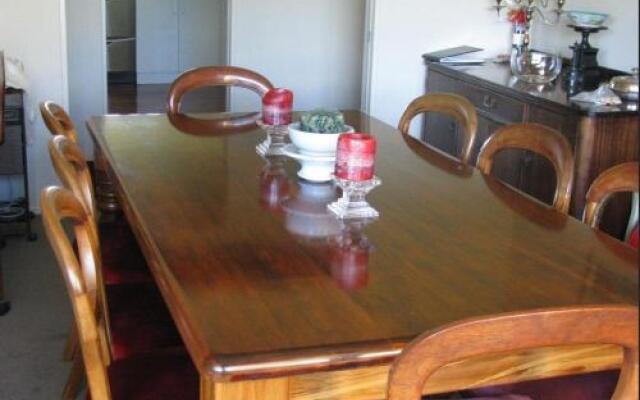 Cricklewood House Bed & Breakfast