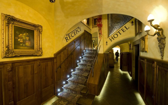 Hotel U Zlatého Stromu Prague by BHG