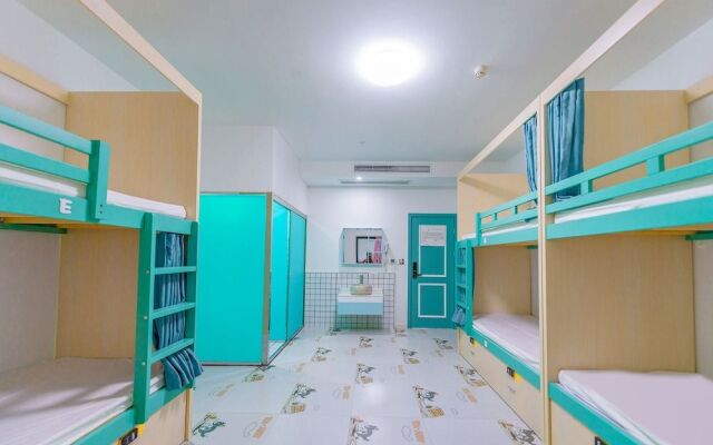 Chengdu Three Fish International Youth Hostel