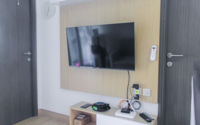 Comfortable 2BR at Emerald Bintaro Apartment