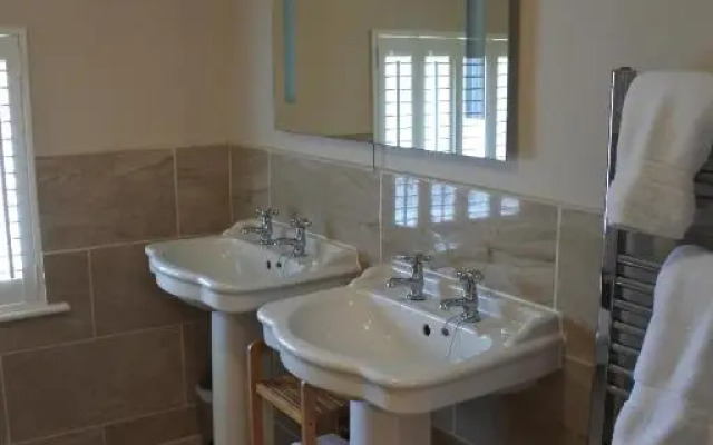 Magpies Restaurant with Rooms