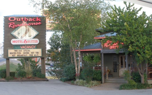 Outback Roadhouse Motel & Suites
