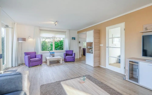 Charming Villa With Spacious Garden on the Water