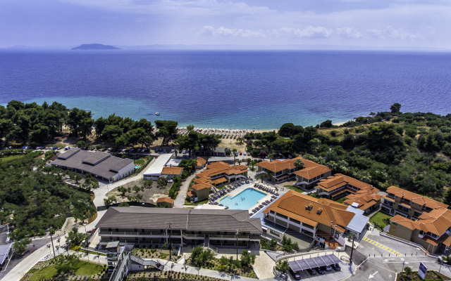 Lagomandra Beach Hotel