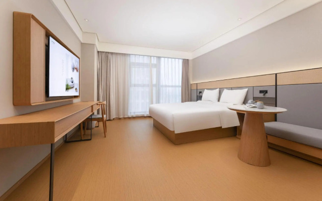 Ji Hotel (Zhenjiang Railway Station South Square)