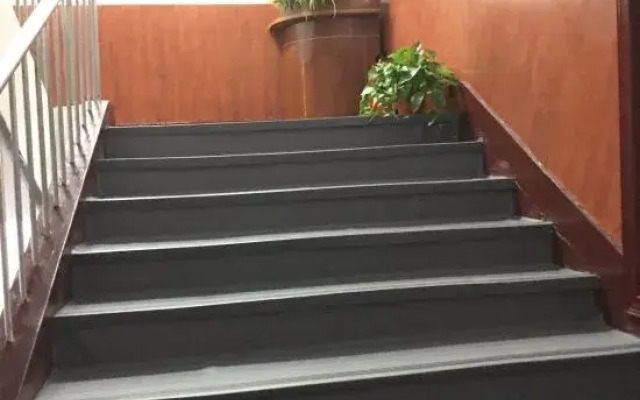 Longxian Jiaotong Hotel