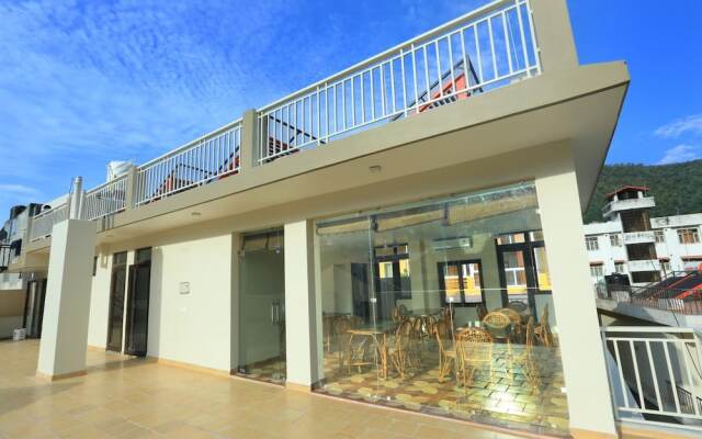 Hotel Vedas Tapovan