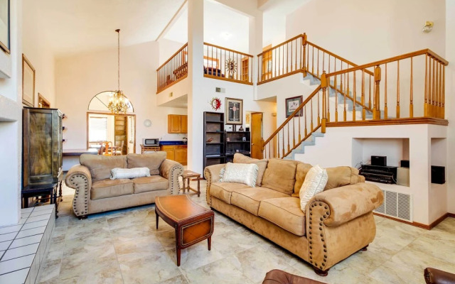 Albuquerque Home w/ Spacious Yard & Fire Pit!