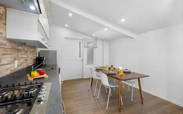 NEW Modern 3BR 3BA Private Pool Centrallylocated