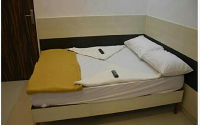 Raj Residency Hotel