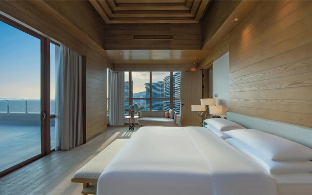 DoubleTree by Hilton Shanwei