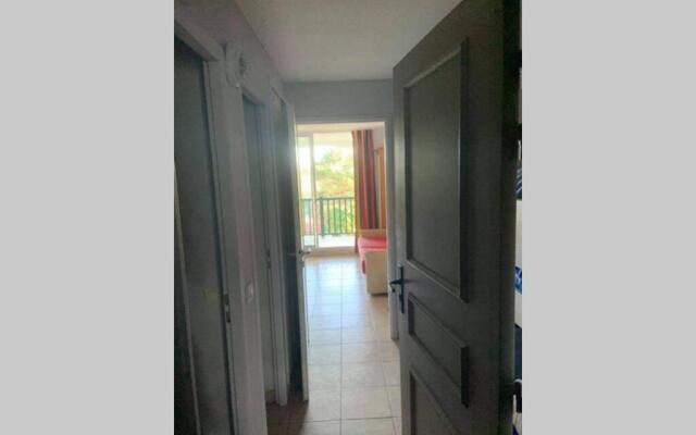 Studio Lumineux Idealement Situe (Golf Et Plage).