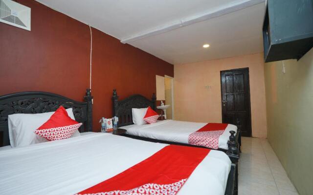 OYO 927 Carina Hotel