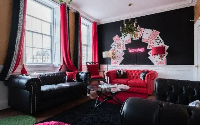 The Wonderland Townhouse - Amazing Alice In Wonderland 8Bdr [Vr]