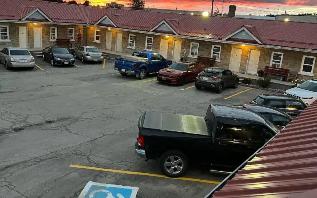 Tulip Motel