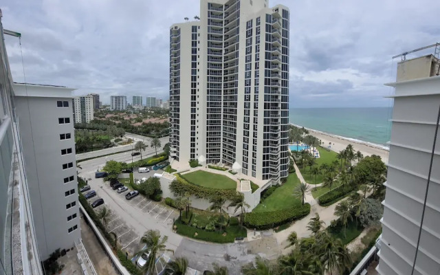 Areia Azul Aparts Miami